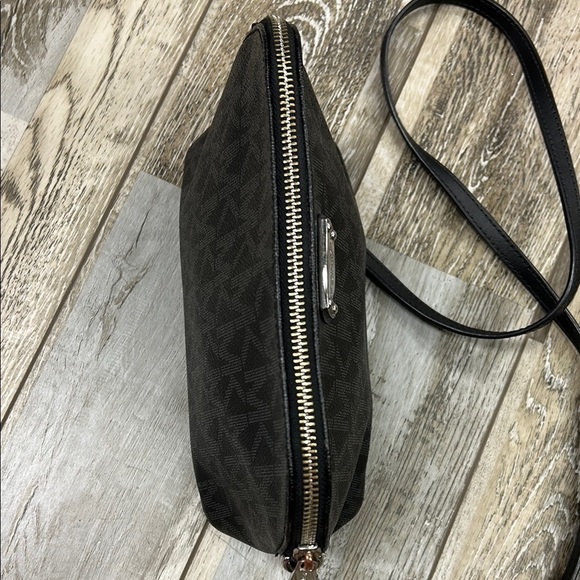 Michael Kors Black Crossbody Bag with Signature Monogram - Picture 5 of 14